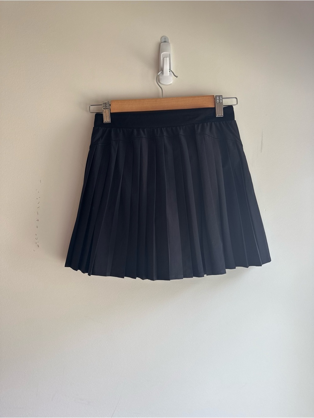 SPANX Black Knife-Pleat Mini Skirt